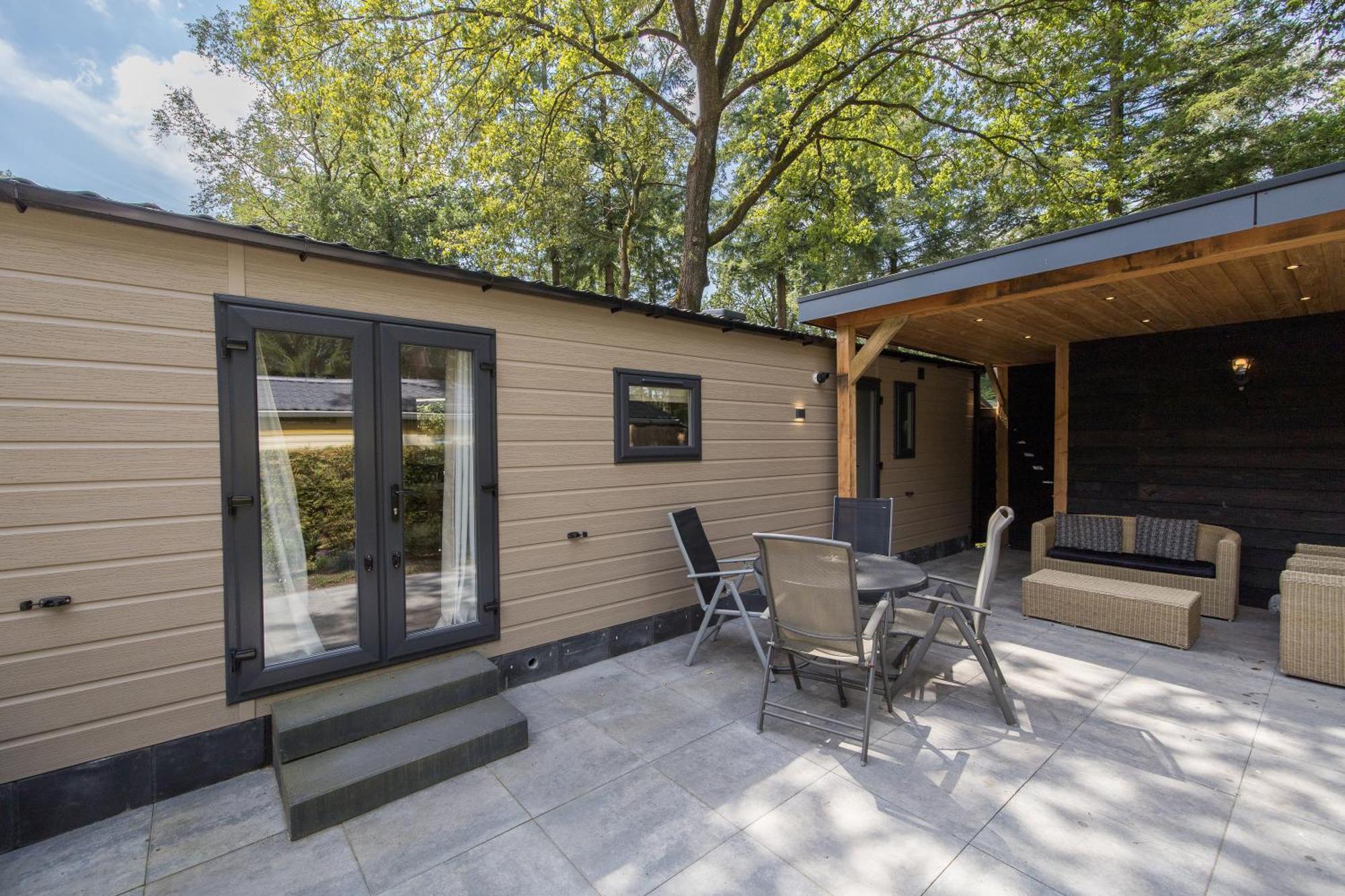 Veluwe Hoenderloo Luxury Chalet With Private Sauna And Hot Tub - Swimming Pool Tennis Court Supermarket Bowling Alley Theatre And Entertainment For Children 외부 사진